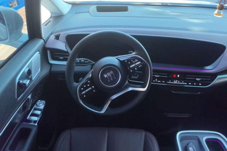 Used Buick Century 2025 2.0T Seven-Seater Yinshi Edition Steering Wheel