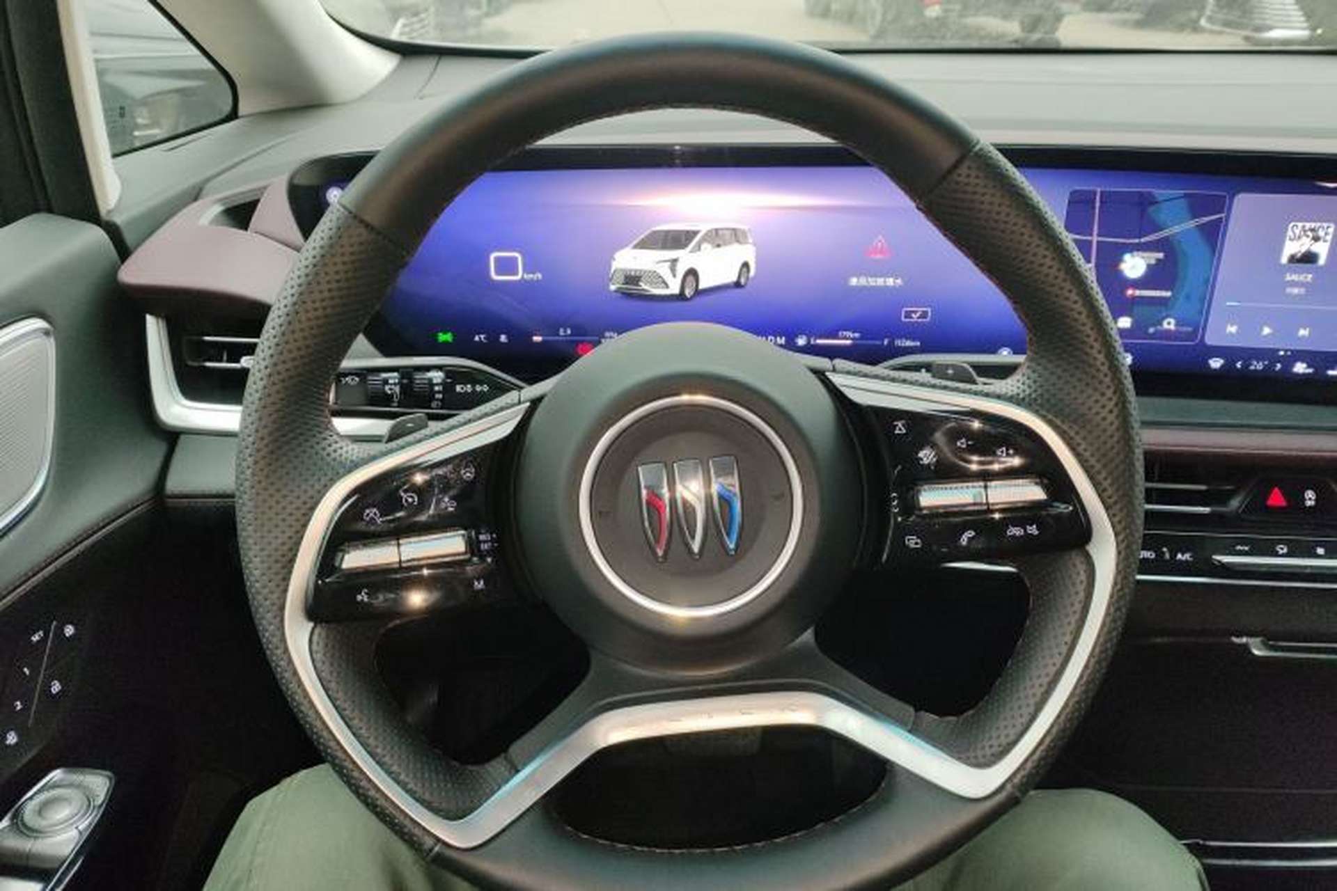 Used Buick Century 2025 2.0T Seven-Seater Yinshi Edition Steering Wheel