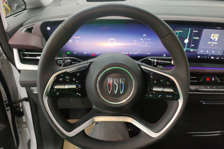 Used Buick Century 2025 2.0T Seven-Seater Yinshi Edition Steering Wheel