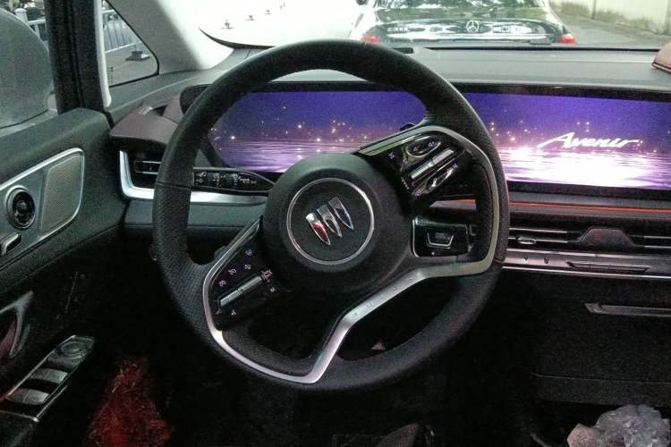 Used Buick Century 2025 2.0T Six-Seater YinShi Edition Steering Wheel