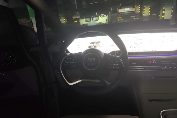 Used Buick Century 2025 2.0T Seven-Seater Yinshi Edition Steering Wheel