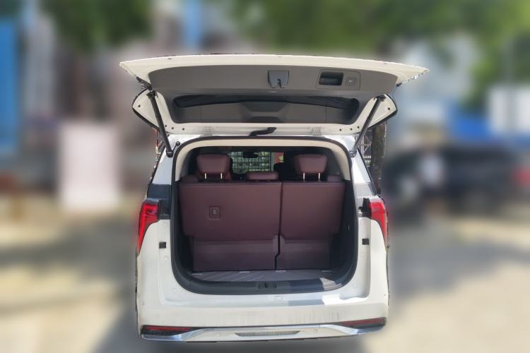 Used Buick Century 2025 2.0T Seven-Seater Yinshi Edition Trunk