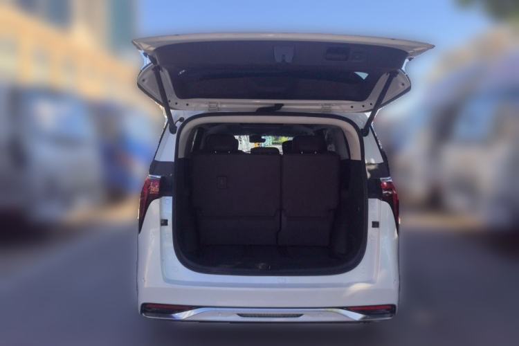 Used Buick Century 2025 2.0T Seven-Seater Yinshi Edition Trunk