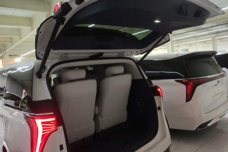 Used Buick Century 2025 2.0T Six-Seater YinShi Edition Trunk