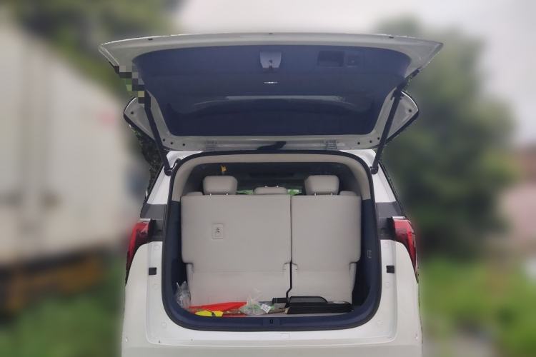 Used Buick Century 2025 2.0T Seven-Seater Yinshi Edition Trunk
