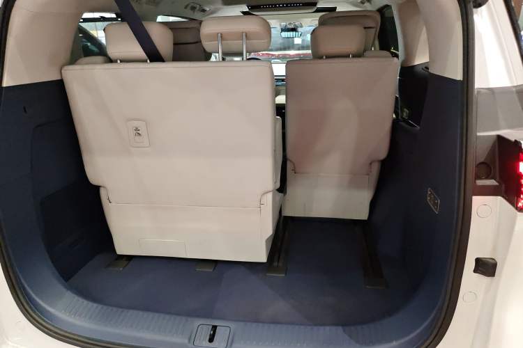 Used Buick Century 2025 2.0T Seven-Seater Yinshi Edition Trunk