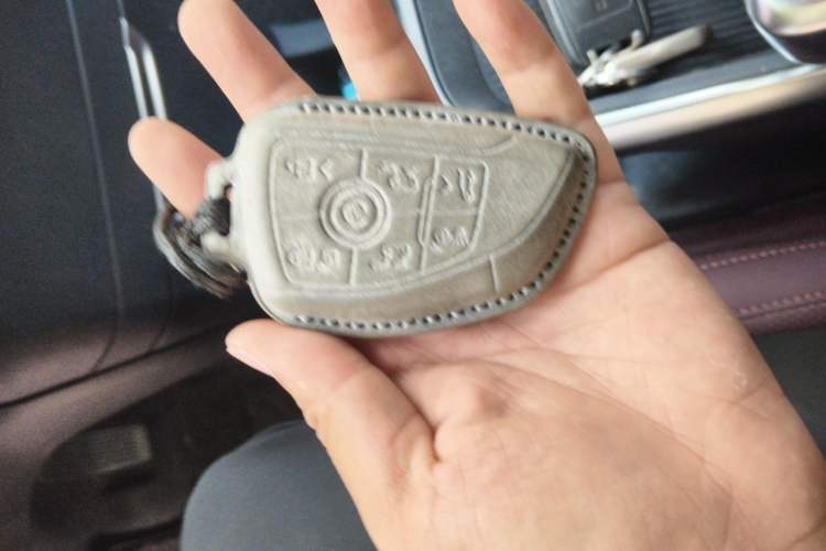 Used Buick Century 2025 2.0T Six-Seater YinShi Edition Vehicle Key
