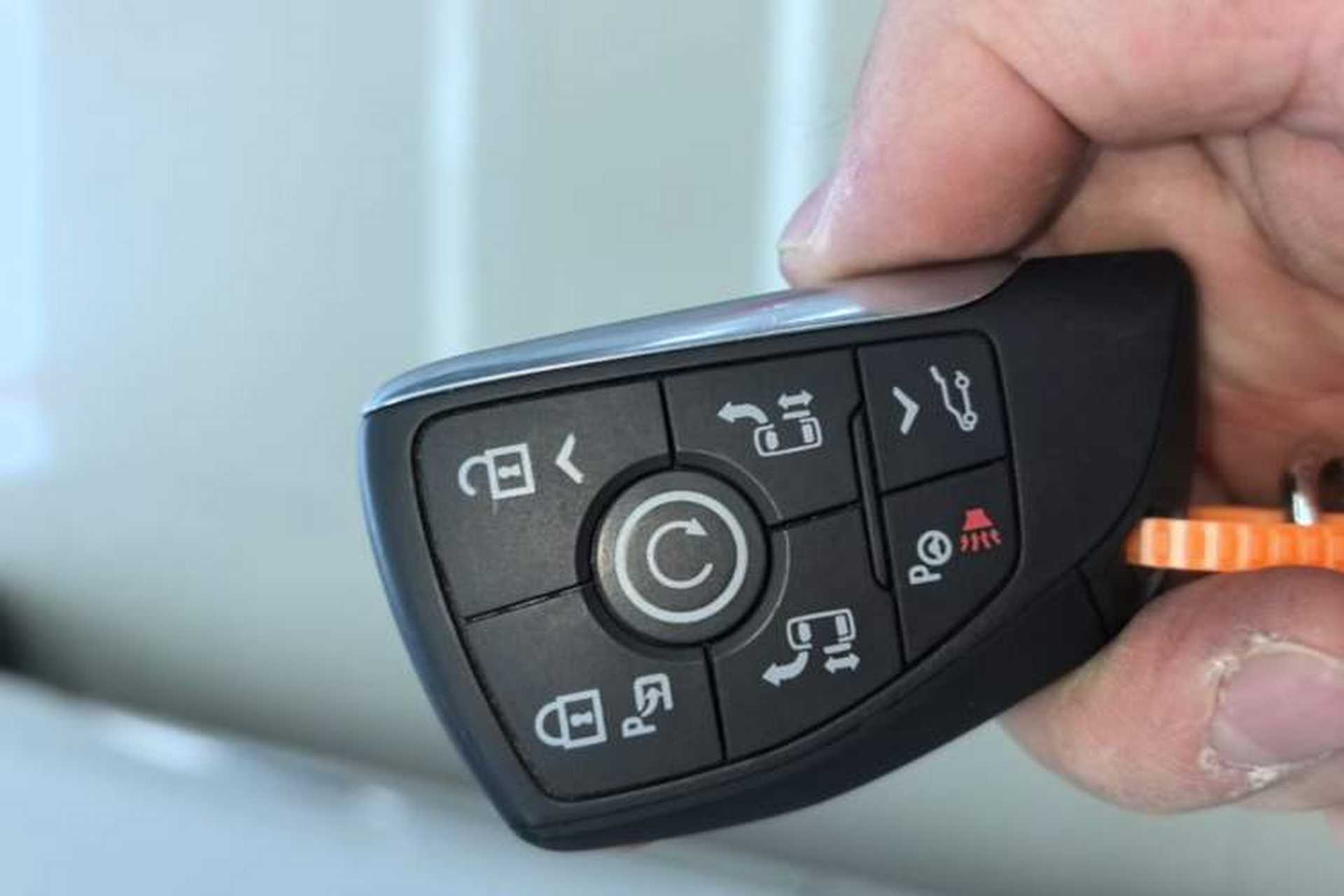 Used Buick Century 2025 2.0T Seven-Seater Yinshi Edition Vehicle Key