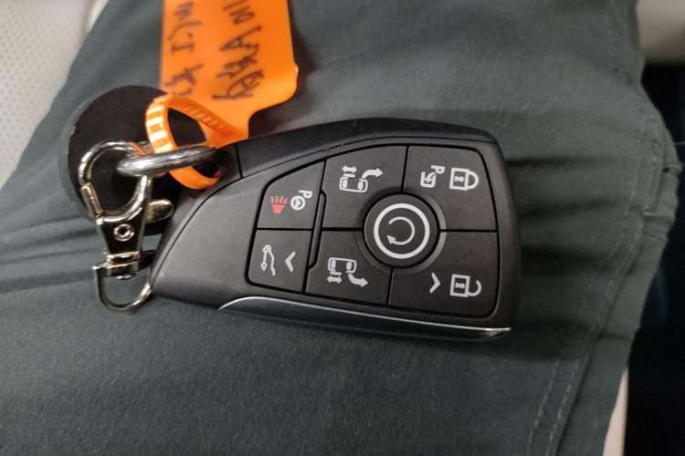 Used Buick Century 2025 2.0T Six-Seater YinShi Edition Vehicle Key