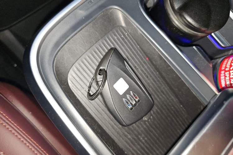 Used Buick Century 2025 2.0T Seven-Seater Yinshi Edition Vehicle Key