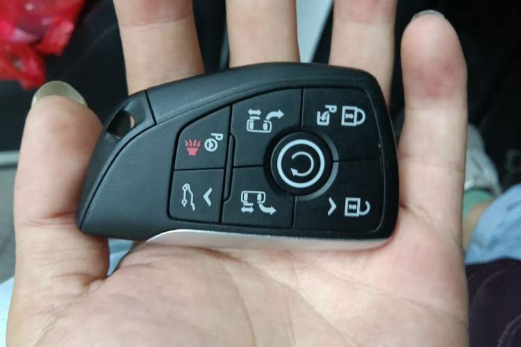 Used Buick Century 2025 2.0T Six-Seater YinShi Edition Vehicle Key