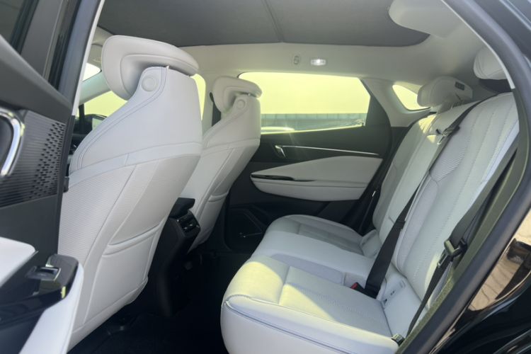 Used Buick E4 2023 Deluxe Edition Interior 3