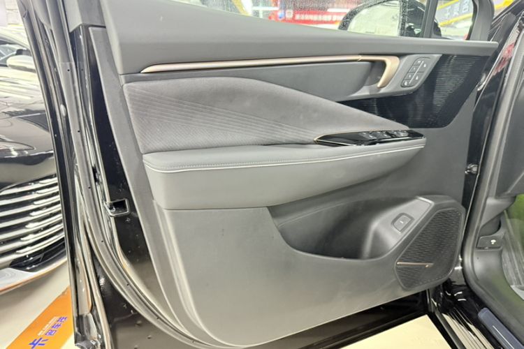 Used Buick E4 2023 GS Edition Interior 3