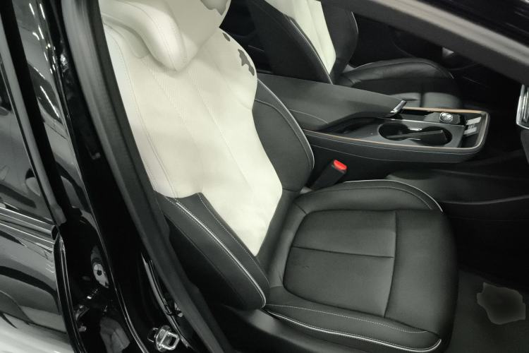 Used Buick E4 2023 GS Edition Right Front Seat