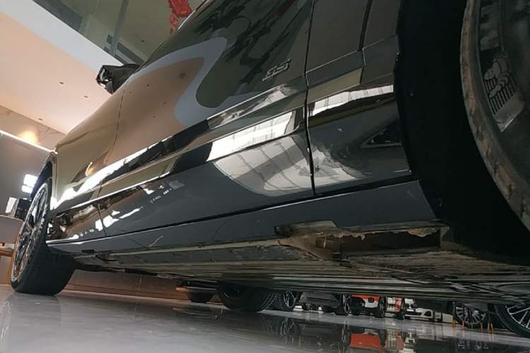 Used Buick E4 2023 GS Edition Right Side Sill
