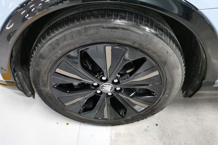 Used Buick E4 2023 GS Edition Left Front Wheel Hub