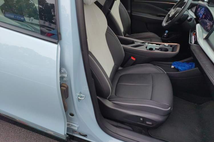 Used Buick E4 2023 GS Edition Right Front Seat