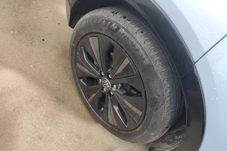Used Buick E4 2023 GS Edition Right Rear Wheel Hub