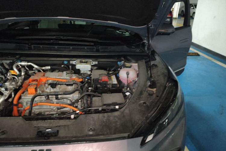 Used Buick E4 2023 Deluxe Edition Engine Bay Left