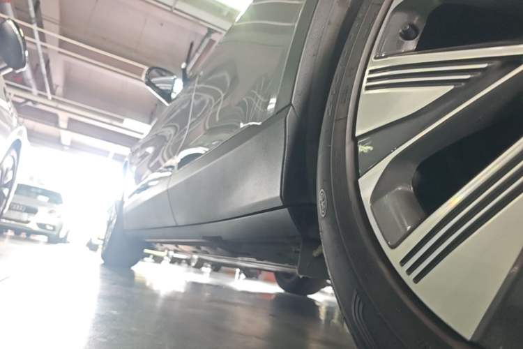 Used Buick E4 2023 Deluxe Edition Left Side Sill