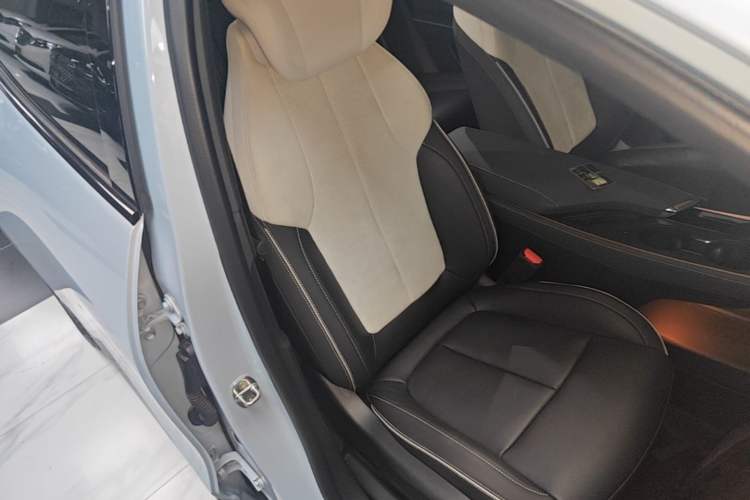 Used Buick E4 2023 GS Edition Right Front Seat