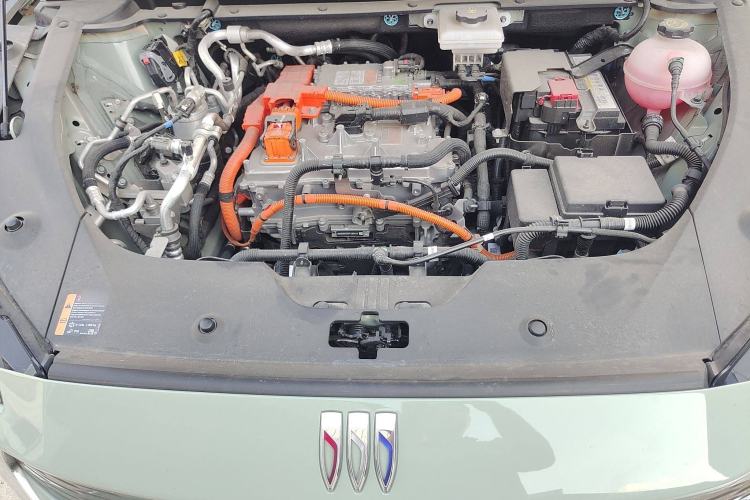 Used Buick E4 2023 Deluxe Edition Engine Bay