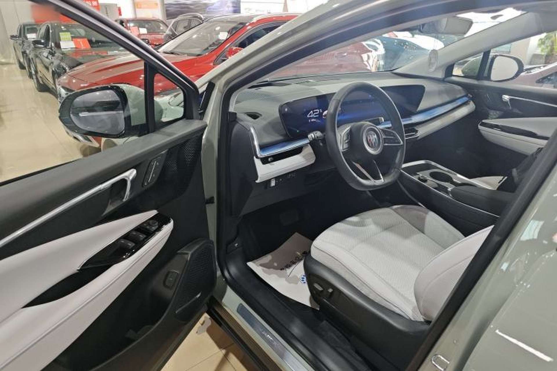 Used Buick E4 2023 Deluxe Edition Interior 3