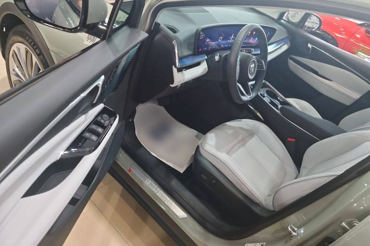 Used Buick E4 2023 Smart Edition Interior 3