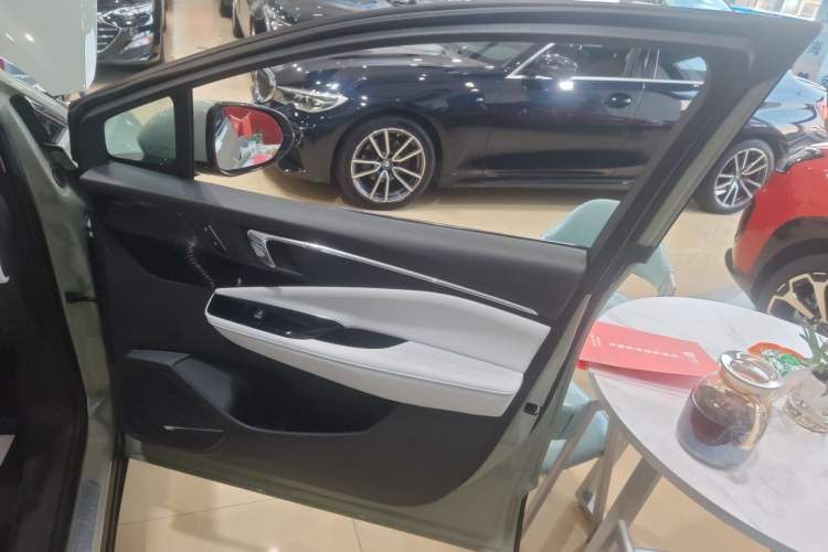 Used Buick E4 2023 Smart Edition Interior 5