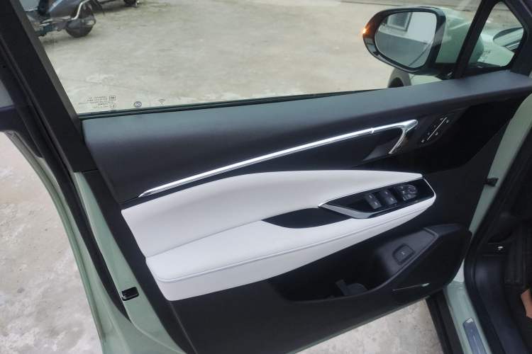 Used Buick E4 2023 Deluxe Edition Left Front Door Interior