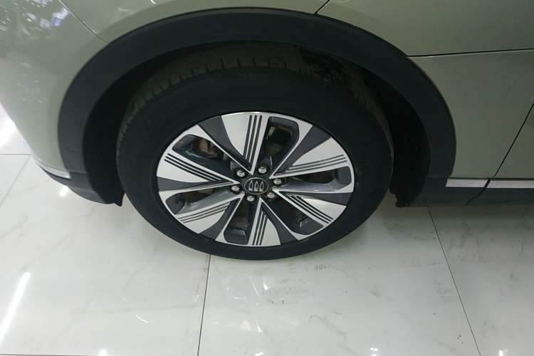 Used Buick E4 2023 Deluxe Edition Left Front Wheel Hub