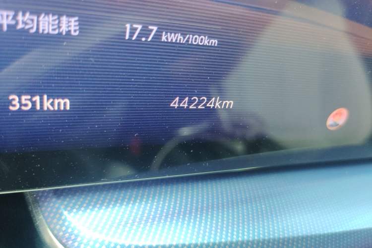 Used Buick E4 2023 Deluxe Edition Odometer Close Up