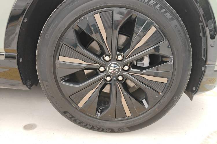 Used Buick E4 2023 GS Edition Right Front Wheel Hub