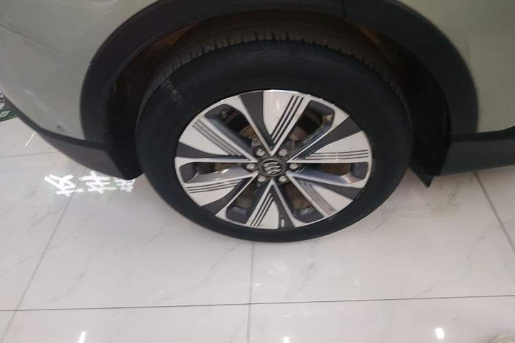 Used Buick E4 2023 Deluxe Edition Right Rear Wheel Hub