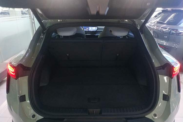 Used Buick E4 2023 Deluxe Edition Trunk