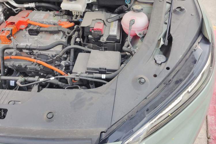 Used Buick E4 2023 Deluxe Edition Engine Bay Left