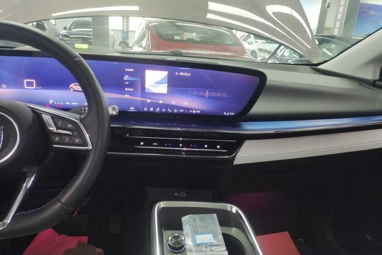 Used Buick E4 2023 Deluxe Edition Audio And AC Panel