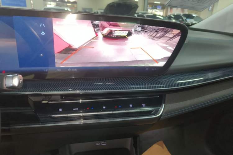 Used Buick E4 2023 Smart Edition Audio And AC Panel