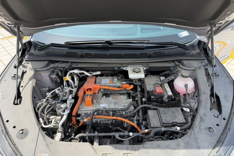 Used Buick E4 2023 Deluxe Edition Engine Bay
