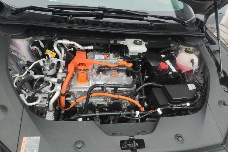 Used Buick E4 2023 Deluxe Edition Engine Bay