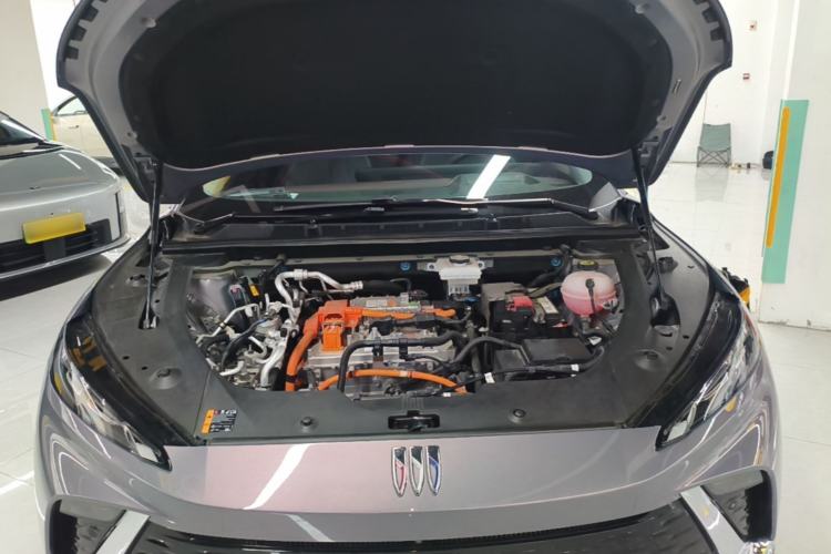 Used Buick E4 2023 Deluxe Edition Engine Bay