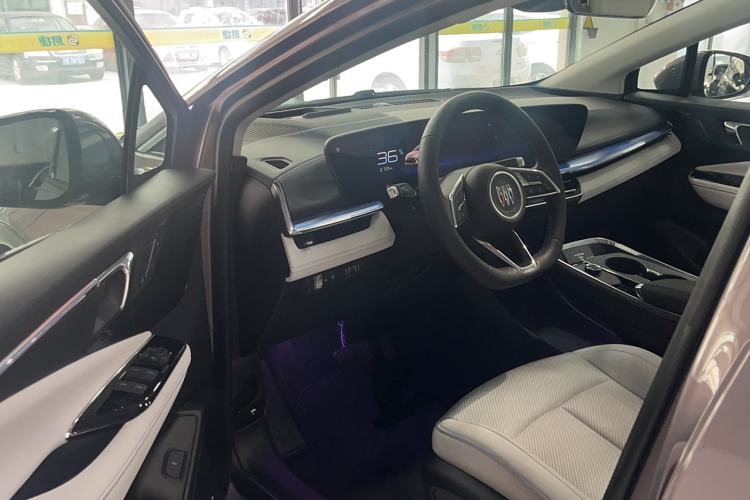 Used Buick E4 2023 Deluxe Edition Interior 2