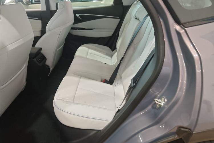 Used Buick E4 2023 Smart Edition Interior 4
