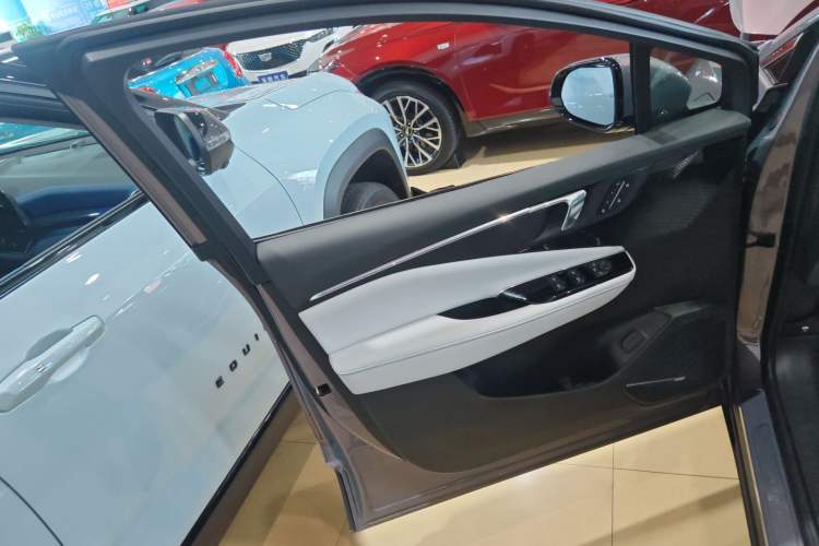 Used Buick E4 2023 Smart Edition Interior 7