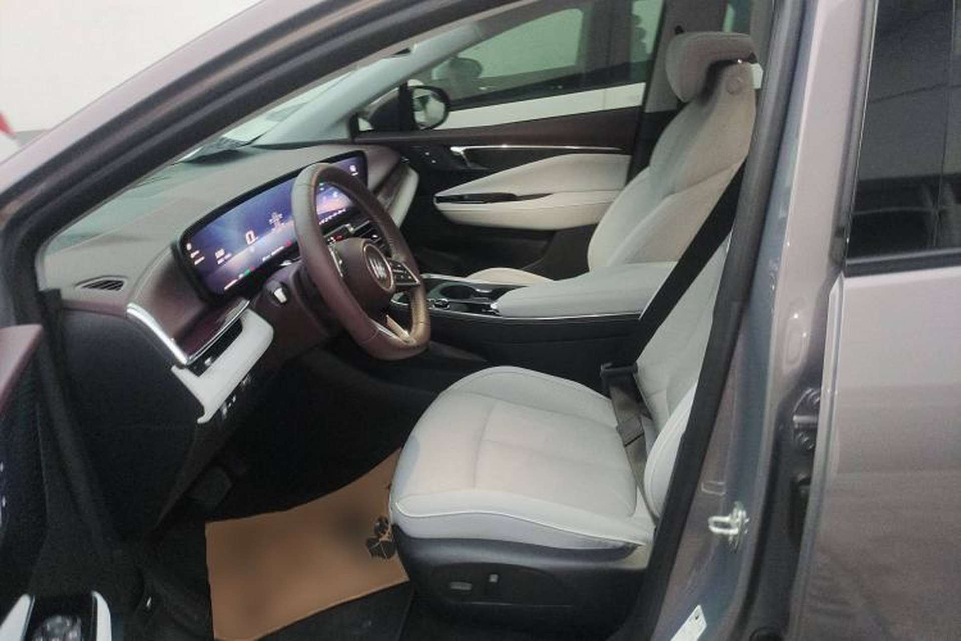 Used Buick E4 2023 Deluxe Edition Left Front Seat