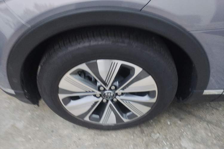 Used Buick E4 2023 Deluxe Edition Left Front Wheel Hub