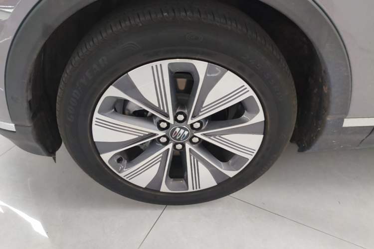 Used Buick E4 2023 Deluxe Edition Left Front Wheel Hub