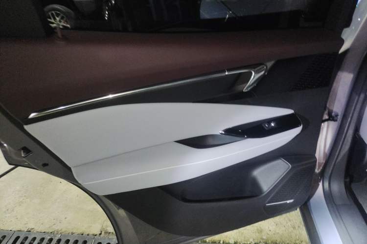 Used Buick E4 2023 Deluxe Edition Left Rear Door Interior