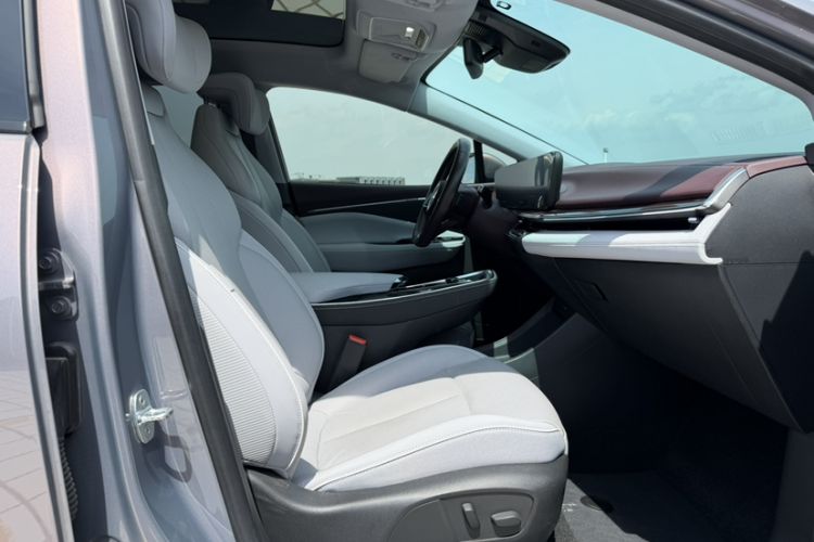 Used Buick E4 2023 Deluxe Edition Right Front Seat