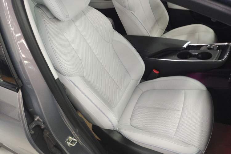 Used Buick E4 2023 Deluxe Edition Right Front Seat